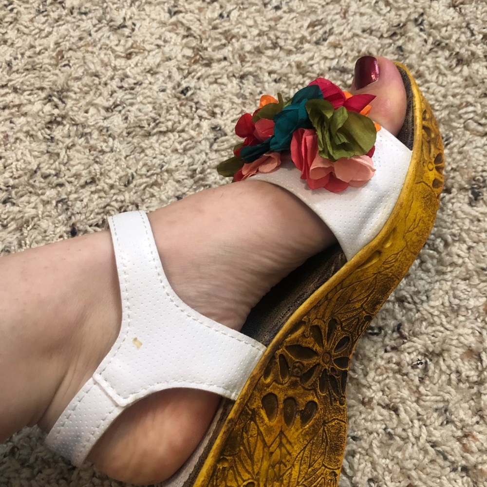 Sandal - Picture 6 of 6